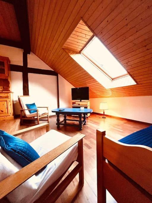 Charmant Appartement De Vacances Alta Ripa Hauterive  Exterior photo